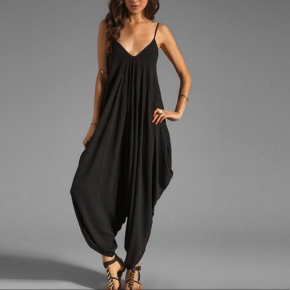 BLACK JUMPSUIT 🖤 - Picture 1 of 4